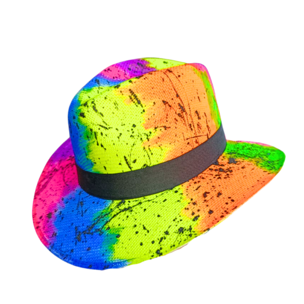 Sombrero diseñado  por artesanos con motivo del carnaval por  artista 100% colombianos